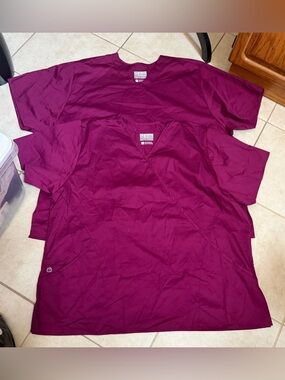 WonderWink V-Neck Scrub Tops